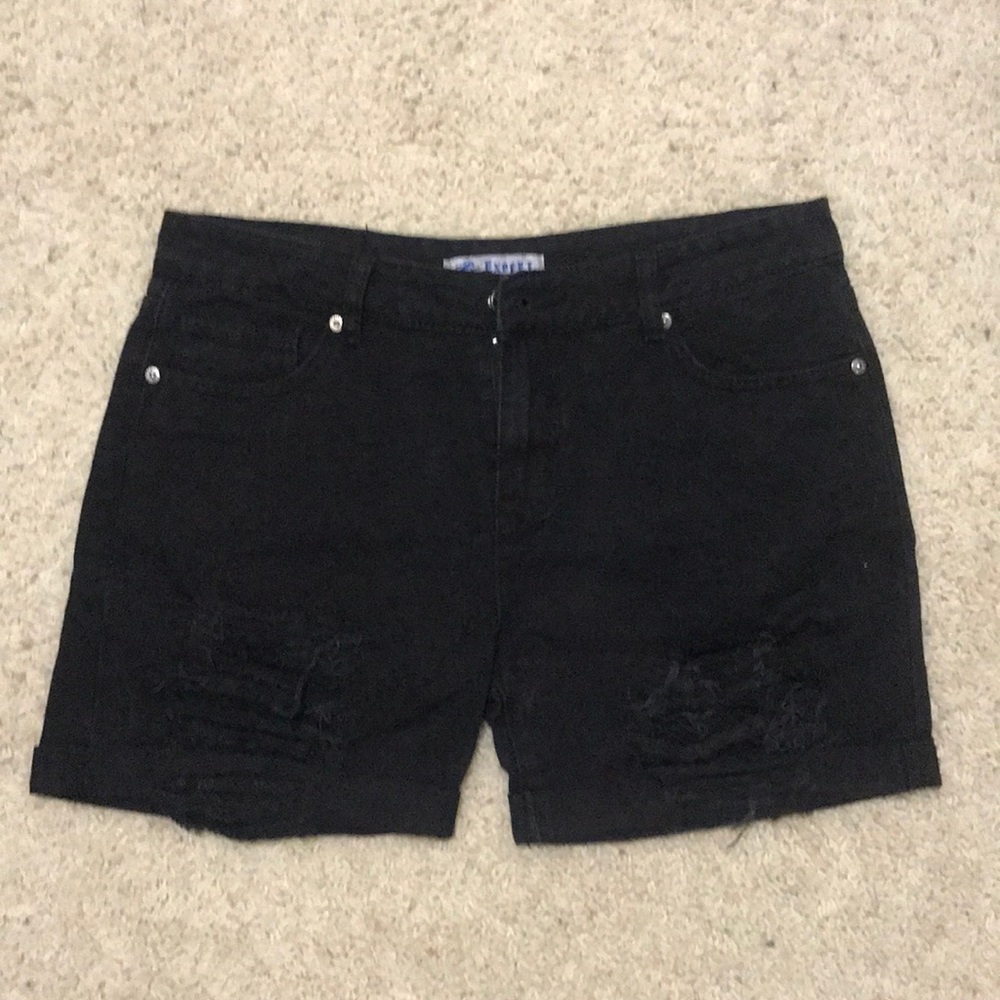 NWOT Women’s Exocet Black denim distressed Shorts